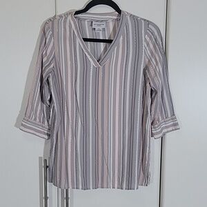 Liz Claiborne  3/4 sleeve top w/shimmer size PS